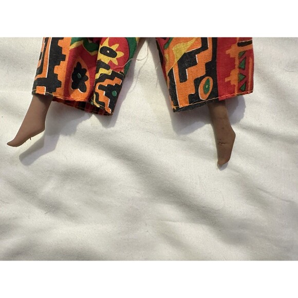 Vintage, Integrity Toys African American Doll With African Clothing, 11.5" 1995 - Picture 4 of 8